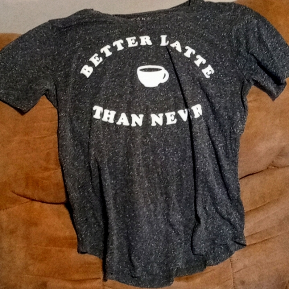 A tee shirt